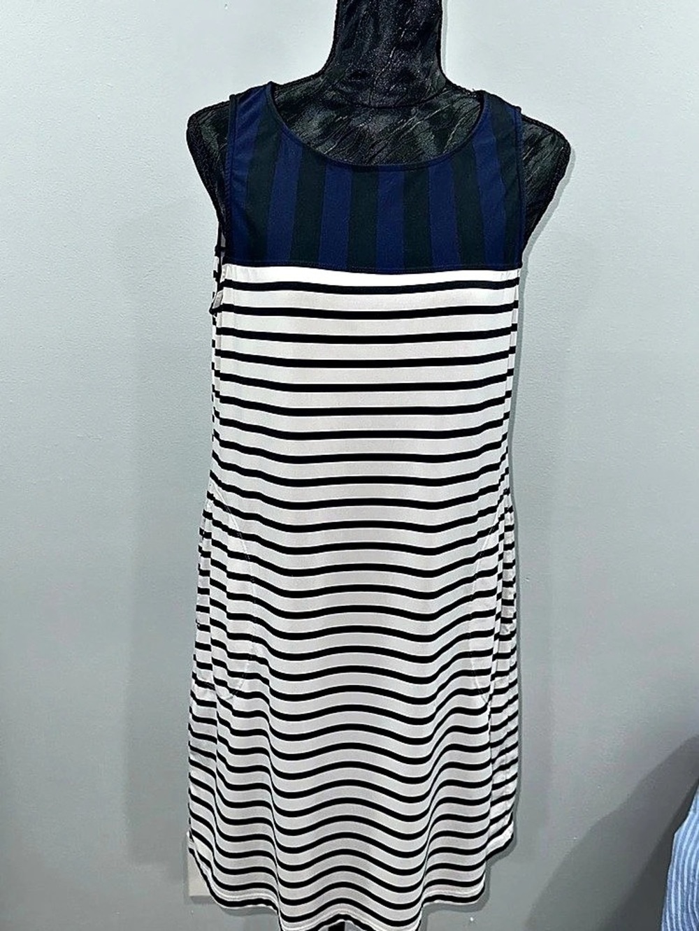 Tommy Bahama Striped Midi Dress in White & Blue (shoulder 11”/bust 40”/L 35”)